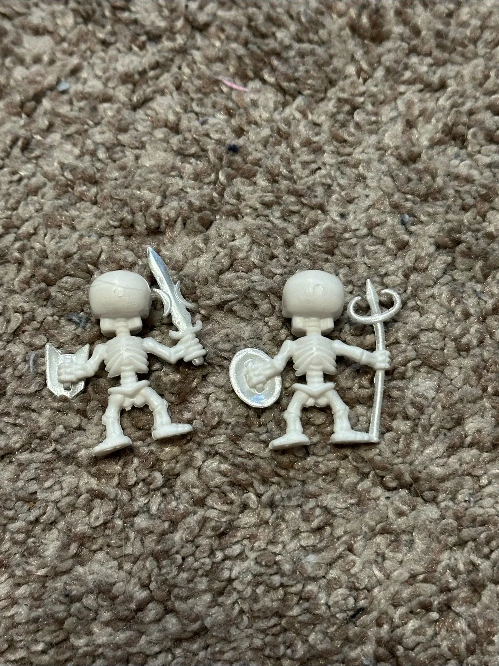 Skeleton Mini Toy Figures - Picture 2 of 2